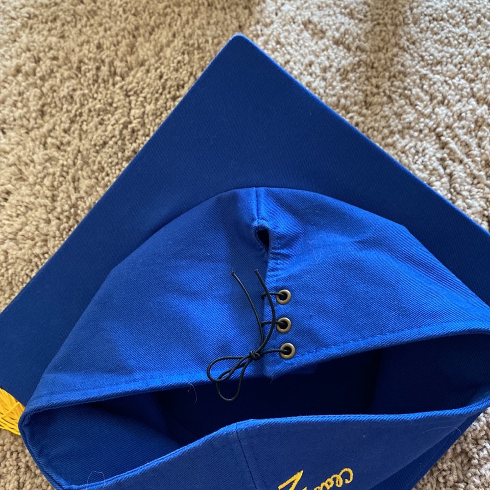 Mickey Mouse Graduation Cap - Picture 3 of 5